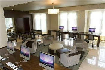 Weichert Suites At Wisconsin Place 切维蔡斯 外观 照片