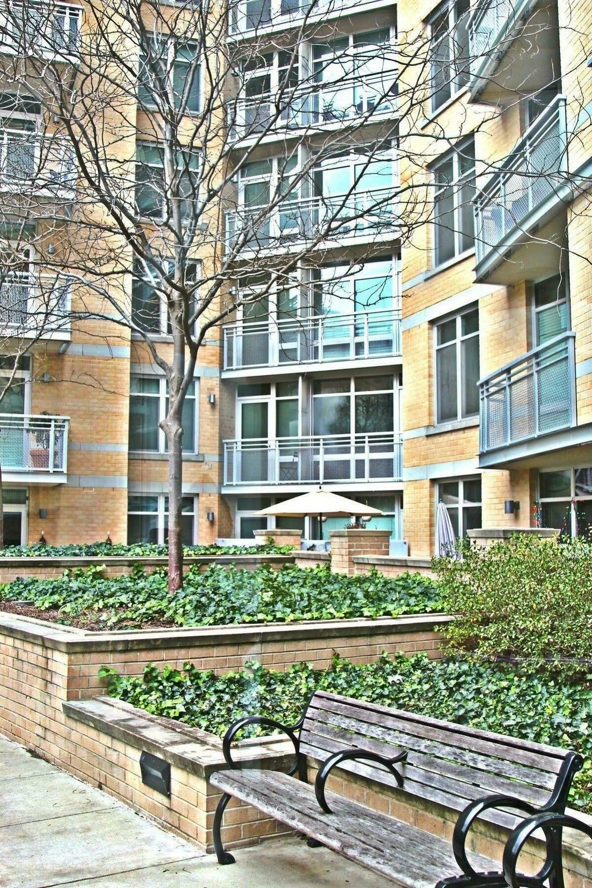Weichert Suites At Wisconsin Place 切维蔡斯 外观 照片